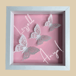 Rózsaszín-fehér pillangó 3D kép