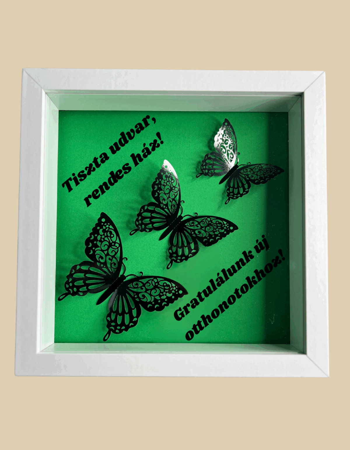Zöld háttér fekete pillangó Sötétzöld-fekete pillangó 3D kép - Image 1