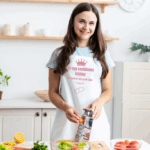 Én egy csodálatos kislány fehér kötény