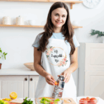 A legszebb nő fehér kötény